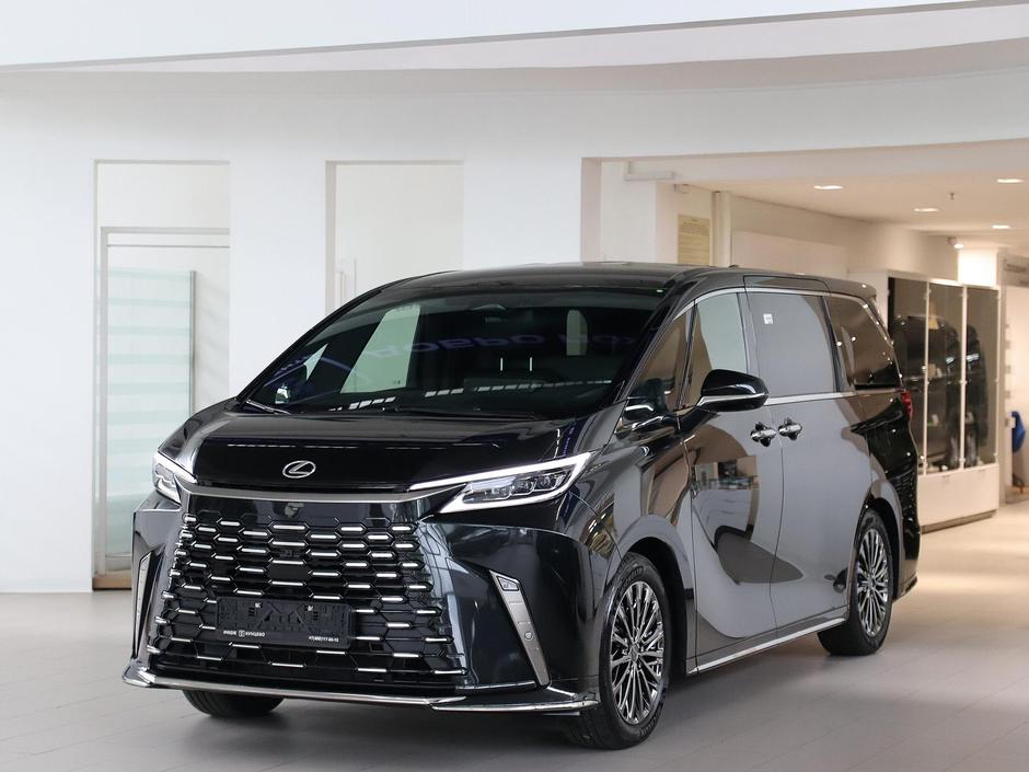 Lexus LM