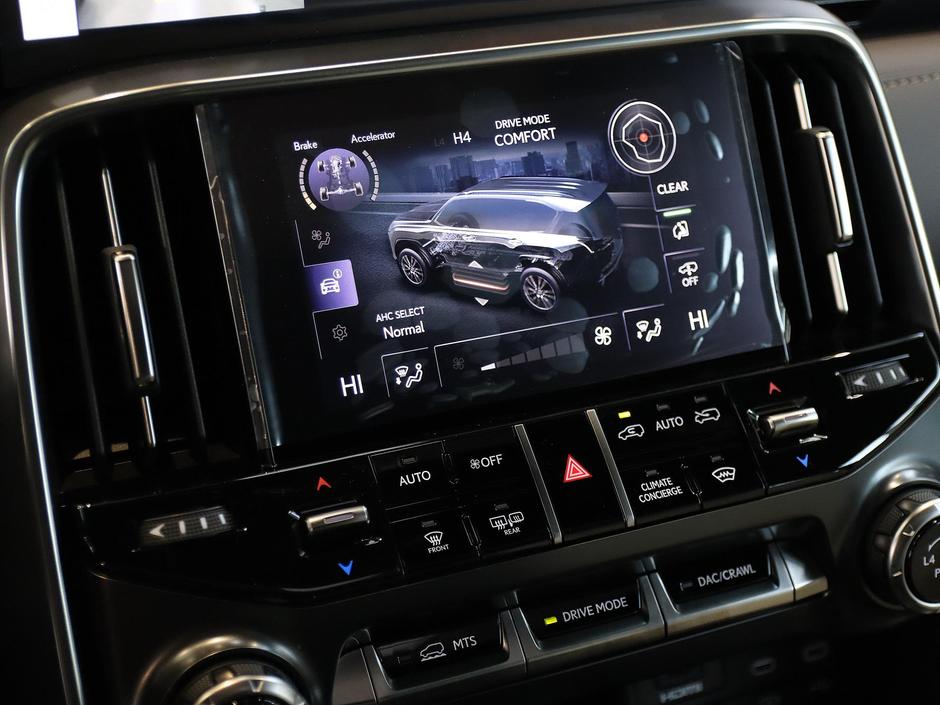 Lexus LX